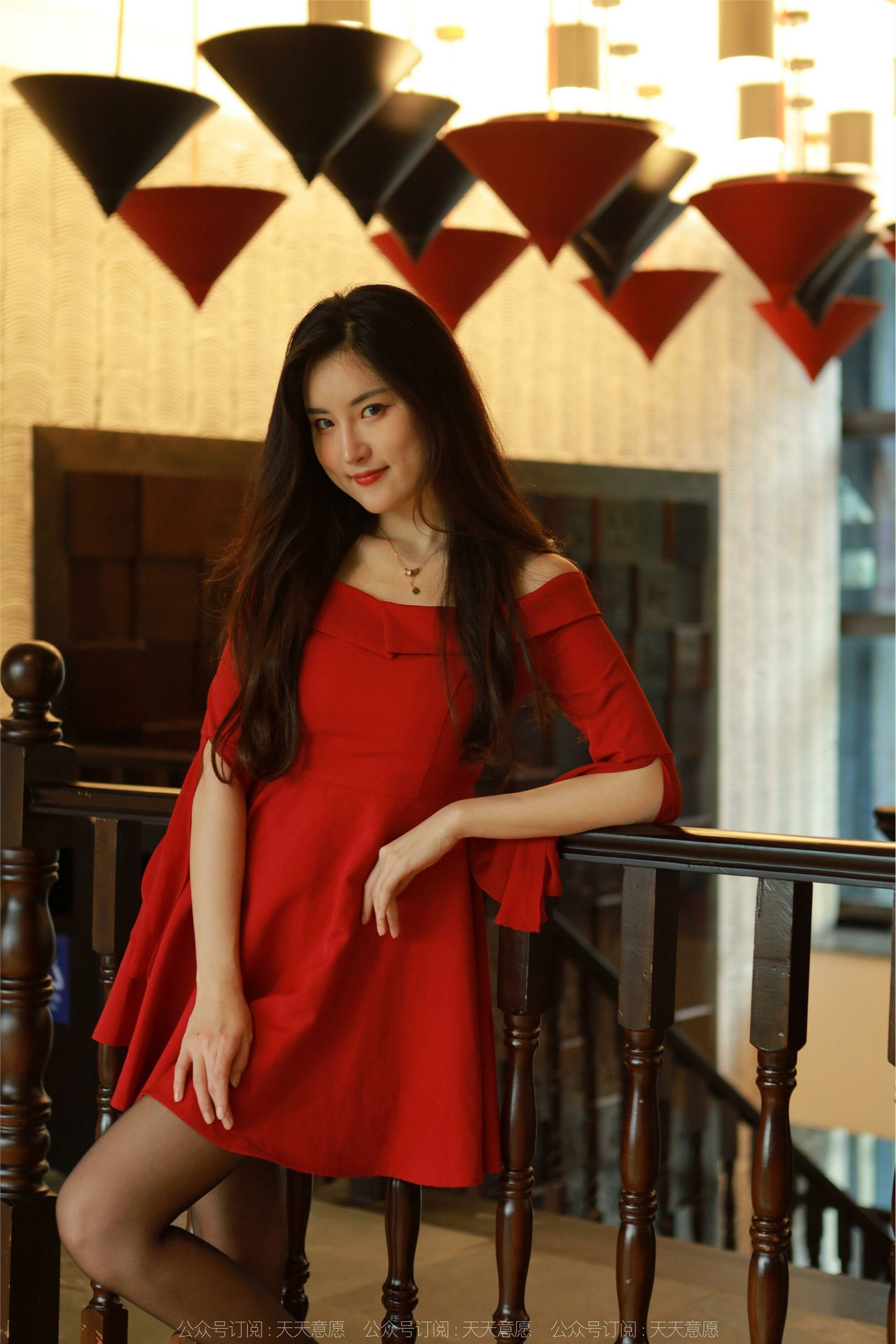 IESS异思趣向  2022.05.08 丝享家 1082：小宝《红裙女神》